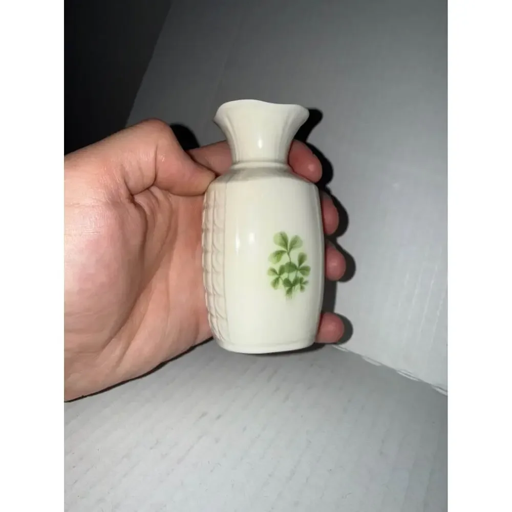 Donegal Parian China Bud Vase